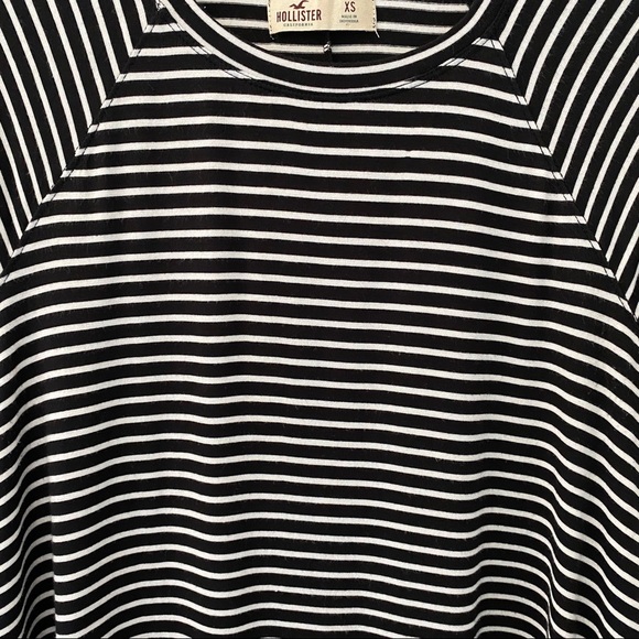 Hollister Black/white Striped Short Sleeves Tees - Picture 4 of 9